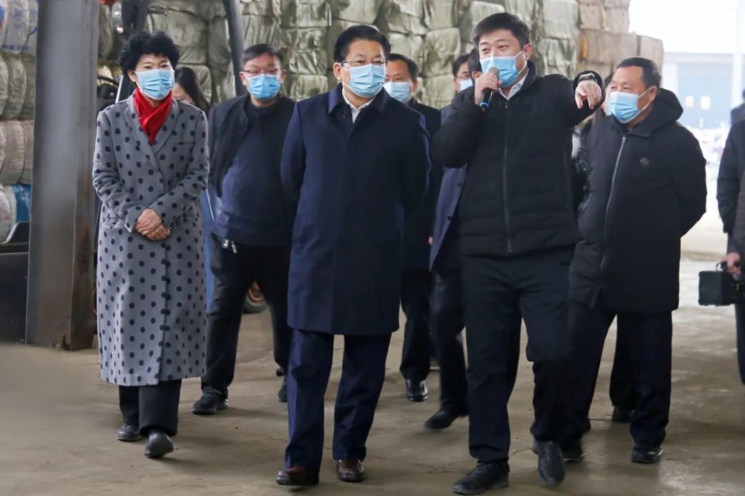 【集團動態(tài)】提質(zhì)增效強龍頭、助力發(fā)展高質(zhì)量-市委書記朱是西到南陽仙草健康集團調(diào)研